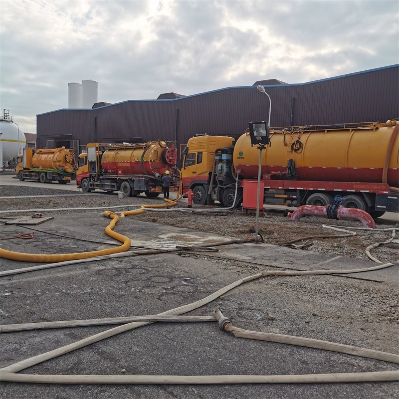 西和污水池清理