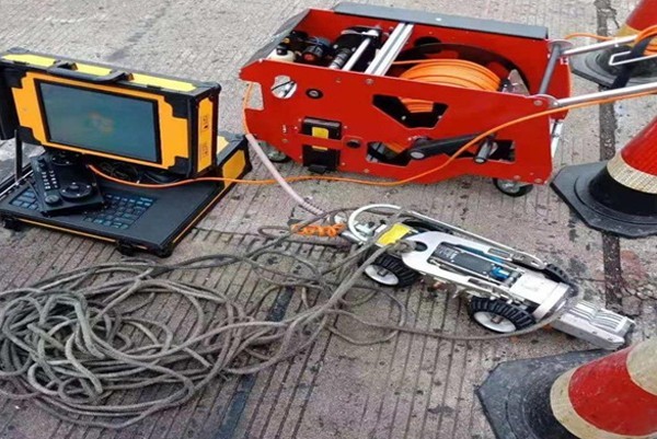 西和CCTV管道检测机器人